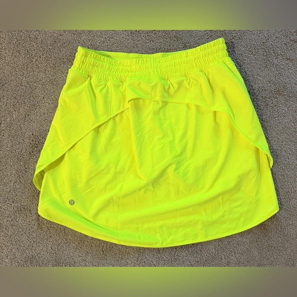 Lululemon Hotty Hot High-Rise Skirt Long Highlight Yellow Size 10 NWOT 2022 - Picture 9 of 13